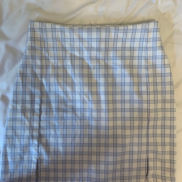 Brandy Melville cara skirt - Picture 2 of 3